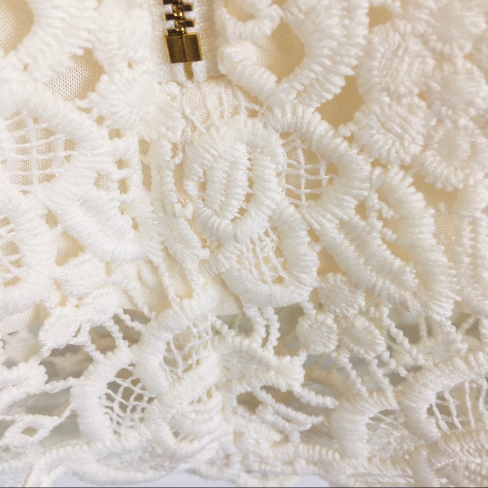 Nanette Lepore cream lace sleeveless blouse size large - Picture 7 of 8